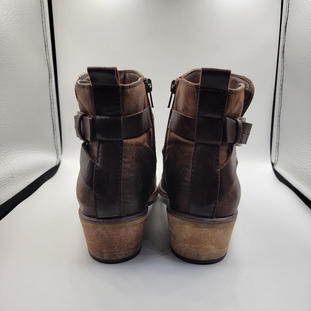 Bare Traps Pennie Brown Faux Leather Block Heel Ankle Boots Sz 8.5 - Picture 3 of 11
